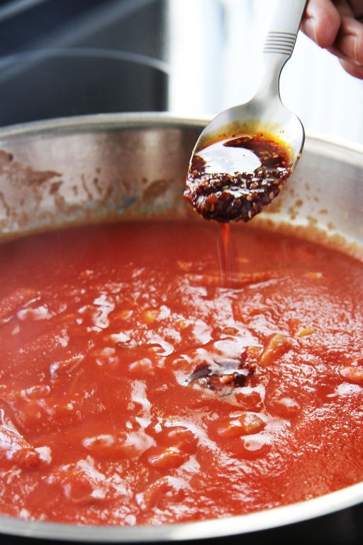 把辣醬加入步騶3的番茄泥內。