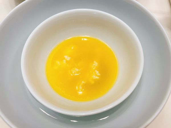 奶油隔水融化。