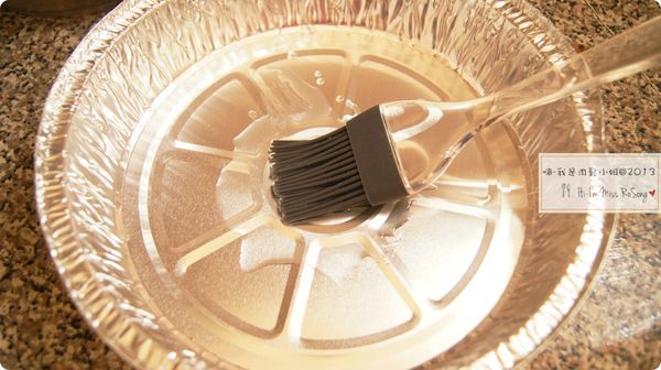 烤膜抹上薄薄一層蔬菜油