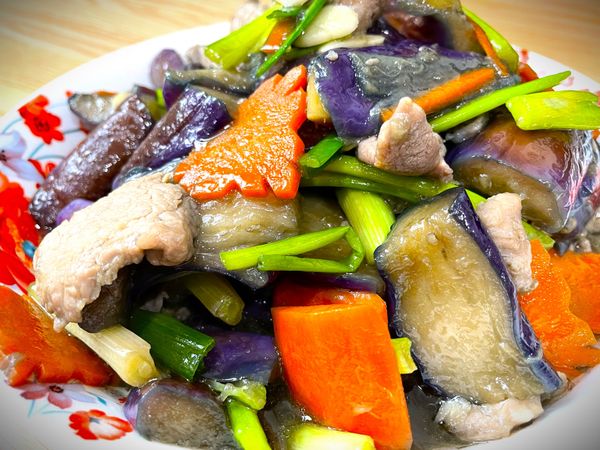 稍微拌炒一下盛盤上菜