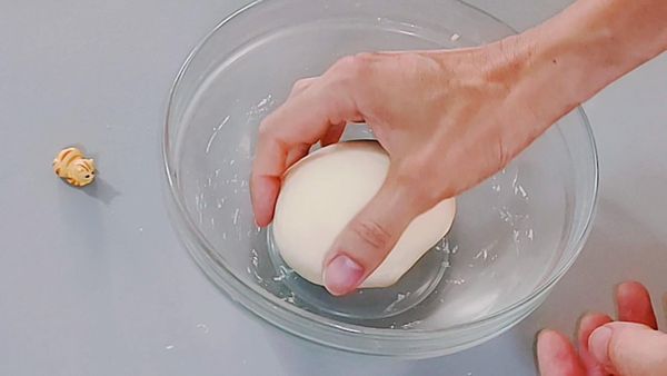 醒麵之後多揉幾下直到麵團光滑，再醒麵30分鐘