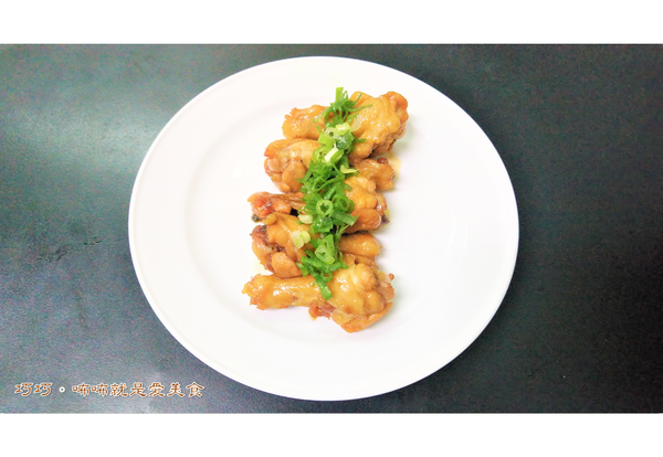 好吃的紅燒雞腿完成囉！