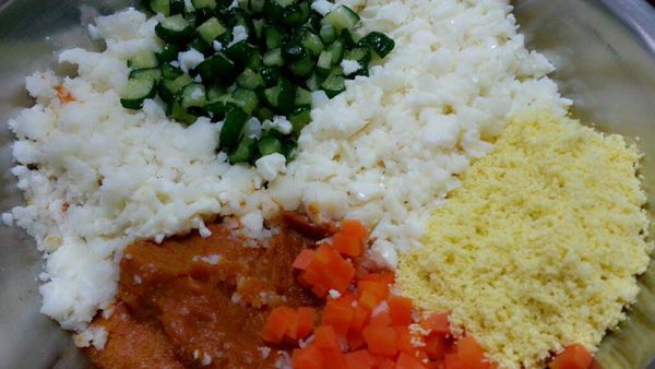 最後將所以的材料拌勻即可,就是美味南瓜馬鈴薯沙拉囉!!