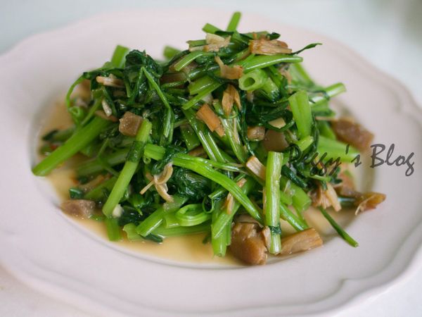 起鍋前加入干貝醬拌炒即可