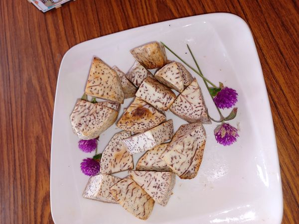 切丁油炸
油炸好聽到脆聲即可