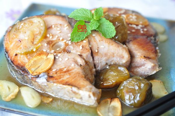 起鍋擺盤，灑上白芝麻即可