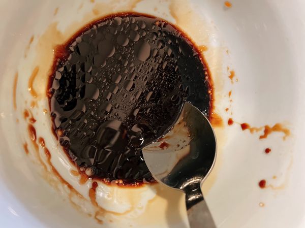 調味料 醬油 蠔油 老抽 烏醋 香油 糖 調好備用
蒜頭 辣椒切碎備用