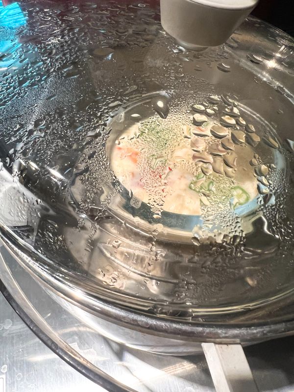 放入電鍋。外鍋水1/2杯。