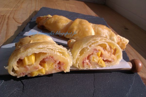 切開後, 酥脆表皮, cheese 融化於香甜玉米中混合在煙薰火腿的香氣