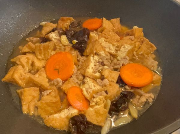 煮10分鐘，再撒點蔥花辣椒即可