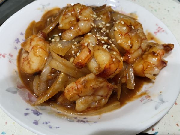 最後放入盤中再撒一些白芝麻