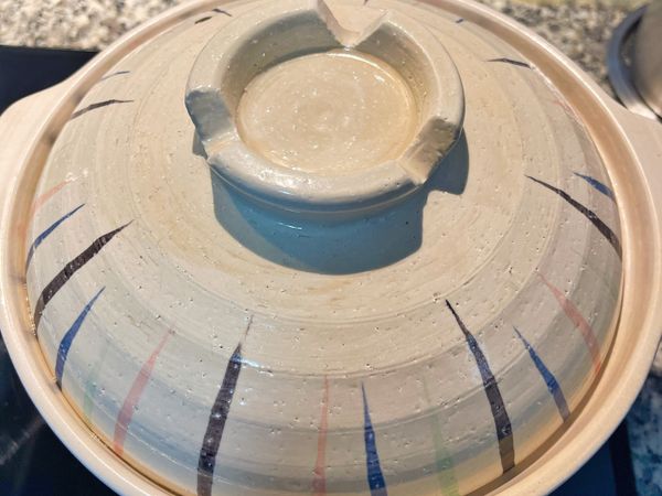 中火煮滾後，轉小火燉煮1小時；