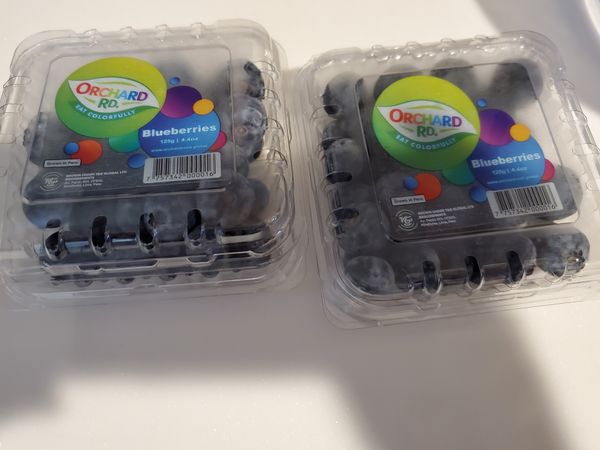 2盒70顆（已挑出微皺，不ok的），220克重，產地忘了，但聽說智利的會較好。

清洗要溫柔
先用漏斗，水流15分 →
水中加入食用級小蘇打粉，泡一下，洗淨，自然乾+櫥房紙巾吸乾水分。