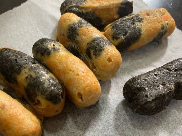 依自己喜好擠入模具
電鍋一杯水蒸熟悶五分鐘
脫模即完成