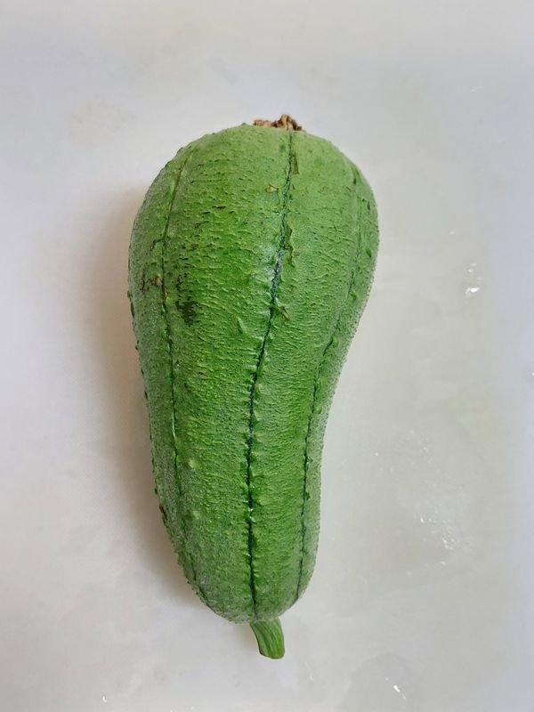 絲瓜去皮、切塊