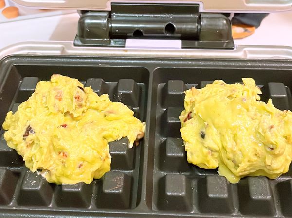 記得要預熱小V後把麵糊舀進烤盤