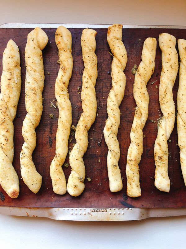 取出後，趁熱將剩下的奶油刷上。