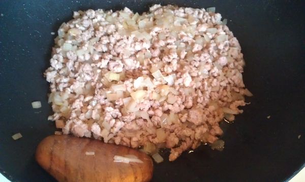 加入少許[調味料]調味，放涼備用。