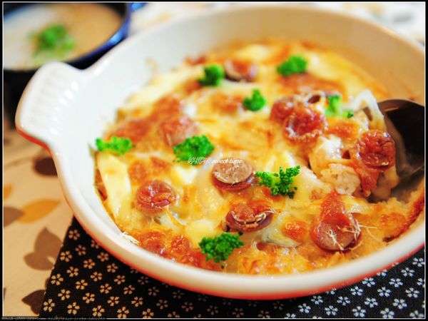 烤箱預熱190度，烤約10~15分鐘，最後在灑上花椰菜即可!!