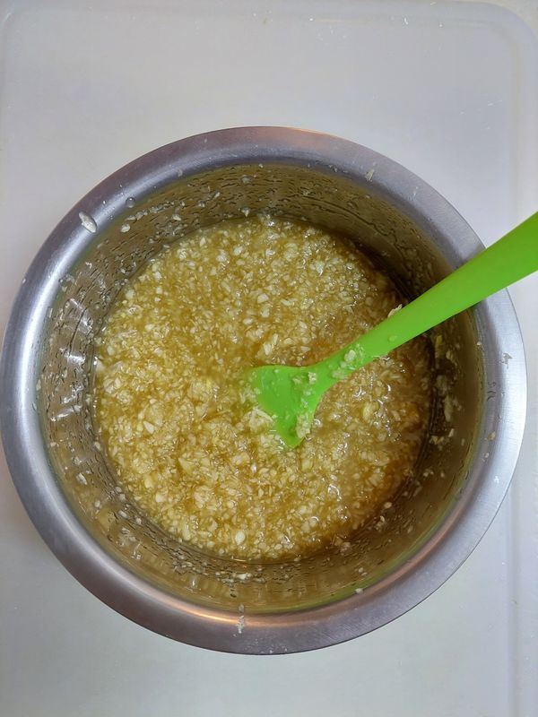 加入砂糖攪拌5分鐘，再加入糖漿和蜂蜜。

※建議要混用砂糖+蜂蜜或砂糖+糖漿，使甜味更富層次。