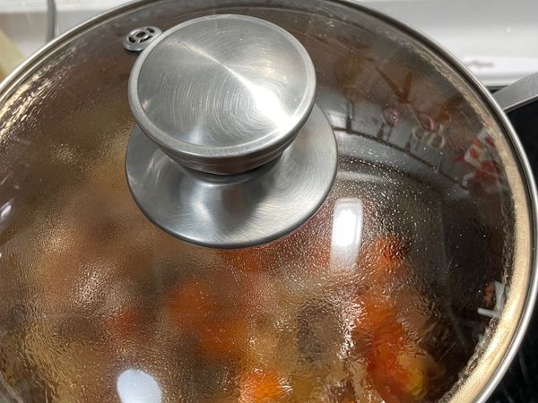 蓋上鍋蓋
轉小火
煮20分鐘