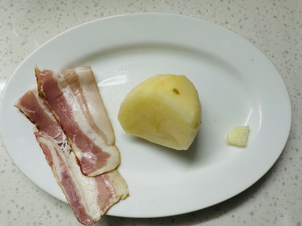 因為已經深夜一點但嘴巴又想吃點什麼