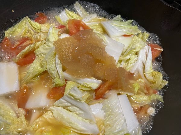 炒軟後加入過濾水跟雞高湯燉煮

（我的冰箱隨時都有仁廚的雞高湯）