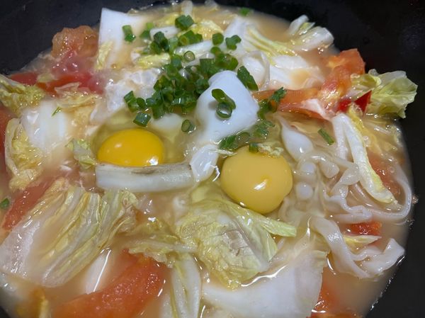 起鍋前打入雞蛋灑上蔥花