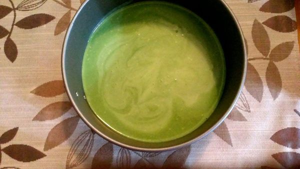 倒入已經放涼的餅乾模具中。
冰箱冷藏5~6小時凝固。