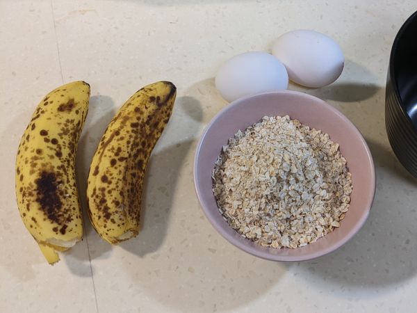 隨性的比例，將所有材料一起攪拌至黏糊狀。