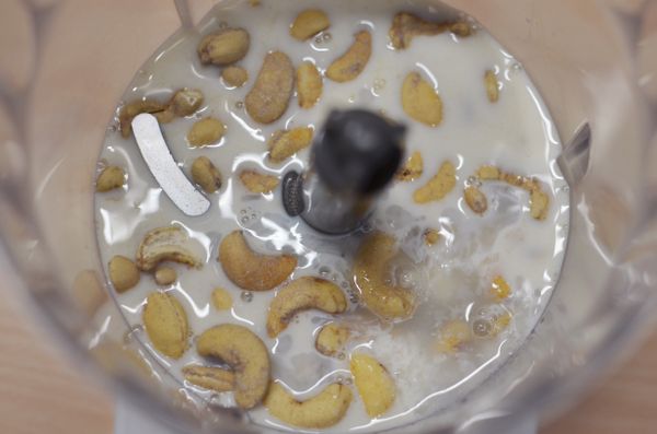 所有食材一起打碎。