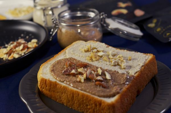 建議放入冰箱冷藏，盡早食用完畢。