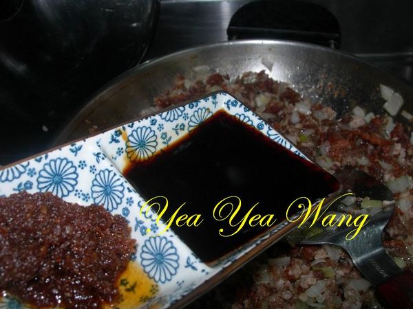 四季醬油.香菇素蠔油.米酒.水稍為悶煮約5-10min