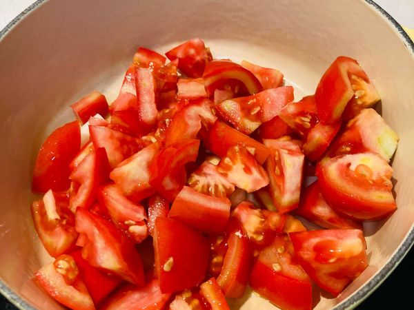 番茄加入炒至半軟