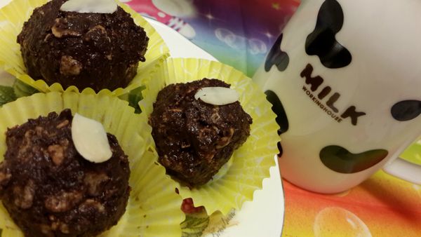 趁未凝固前捏成小球狀就完成了