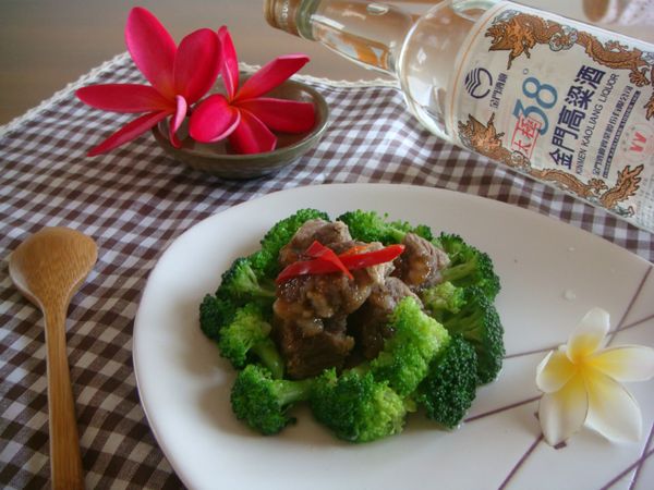 水滾趟個青菜...擺盤..就是營養美味健康的一道料理囉