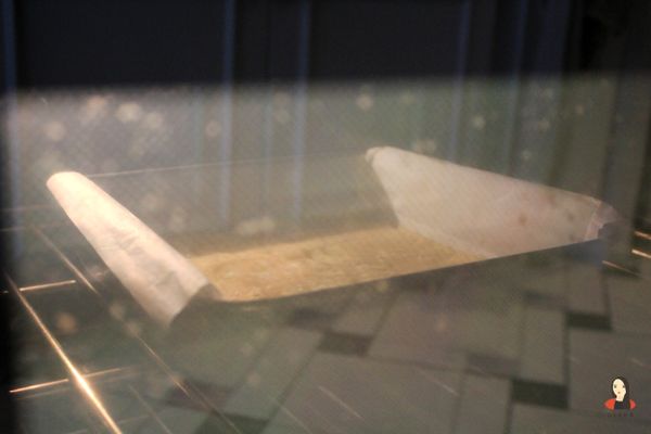 送入已預熱的烤箱，350℉/ 180℃烤10分鐘