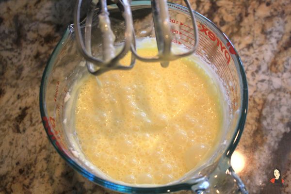 攪打到完全吸收再加入下一顆