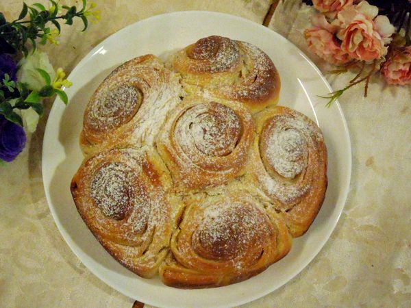 裝飾
撒上糖粉裝飾。