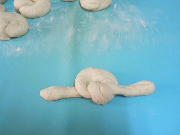 成形
打個單結。