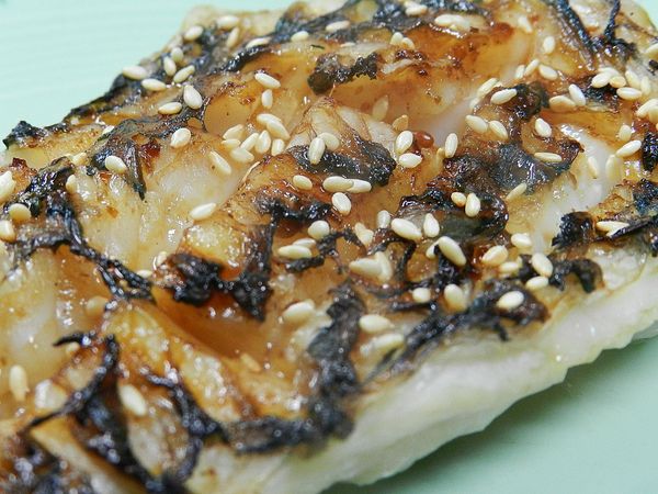 盛盤後撒上白芝麻即可