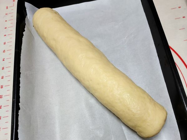 捲起來（要注意接合處），再密封發酵30分鐘