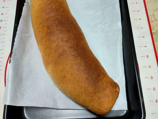 烤箱預熱180度，35分鐘
中途烤盤記得調頭
🥰🥰🥰最後 放涼切片即可食用