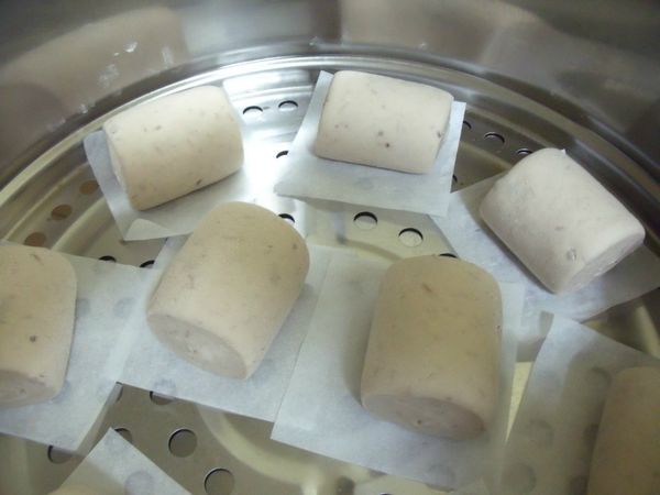 這是發酵完成的圖,今天花了50分鐘。水滾後,中火蒸15分鐘即可。