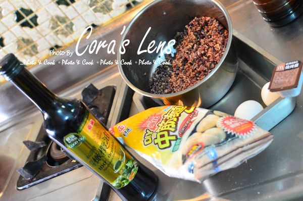 準備好所有的材量，包含一瓶[泰山橄欖油]。