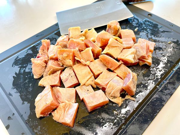 雞腿肉切小塊