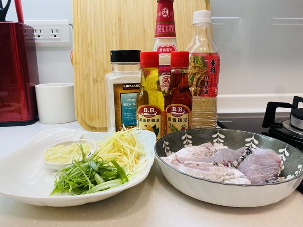 以上～就是這次料理需要的食材與調味料