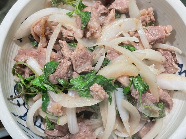 牛肋條不要烹煮過久，基本上是很軟嫩的，可以試試看，怕不好咬的，可以切小小塊也可以哦。