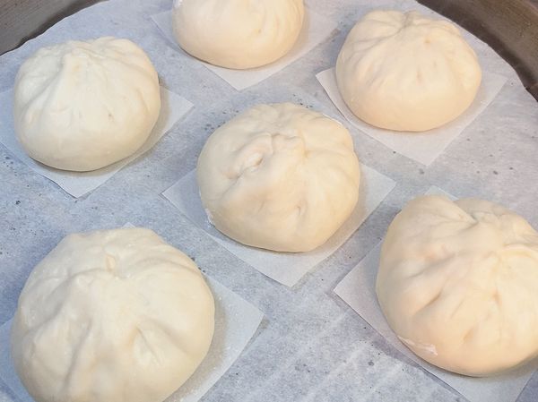 30分鐘到，檢查發酵程度，是否麵糰變大，壓下去是否有回彈？