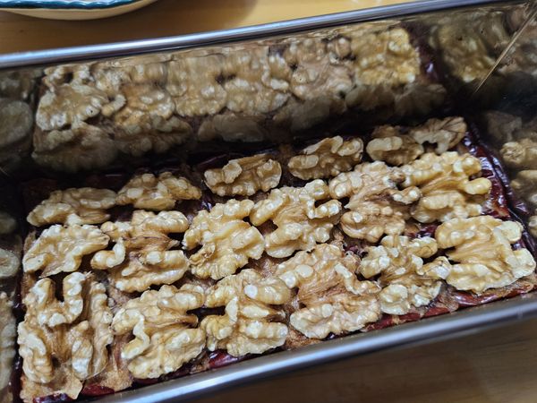 紅棗壓實後鋪上核桃